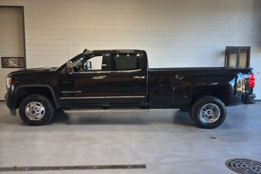 2019 Gmc Sierra 3500 HD Denali photo 1