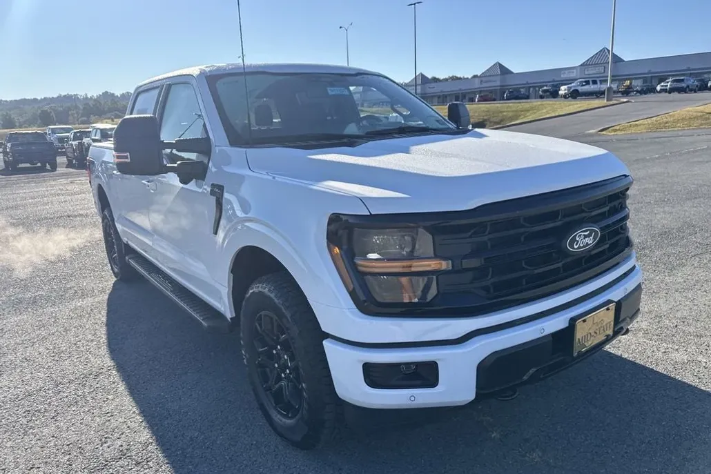 2025 Ford F-150 XLT photo 1