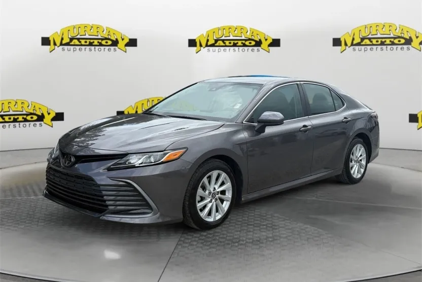 2023 Toyota Camry LE photo 1