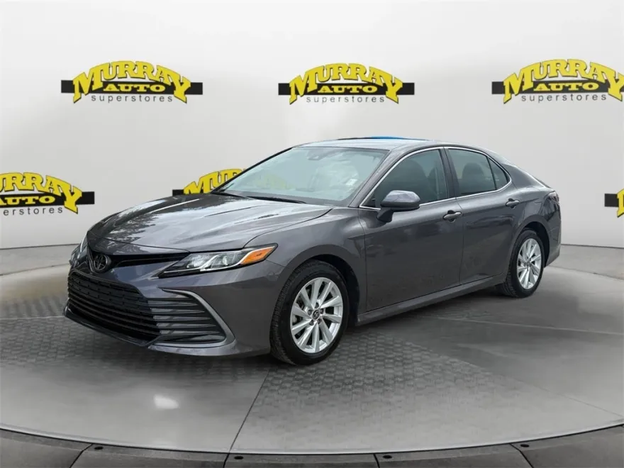 2023 Toyota Camry LE photo 1