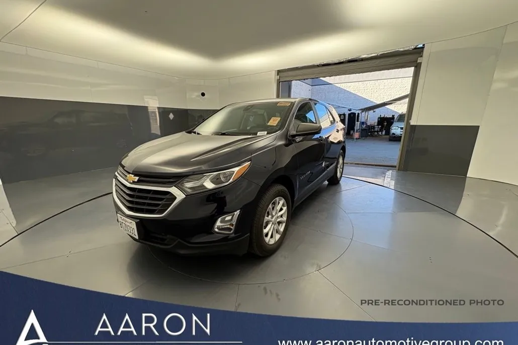2021 Chevrolet Equinox LS photo 1