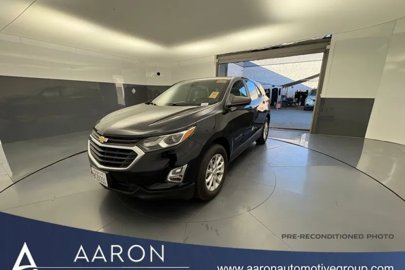 2021 Chevrolet Equinox LS photo 1