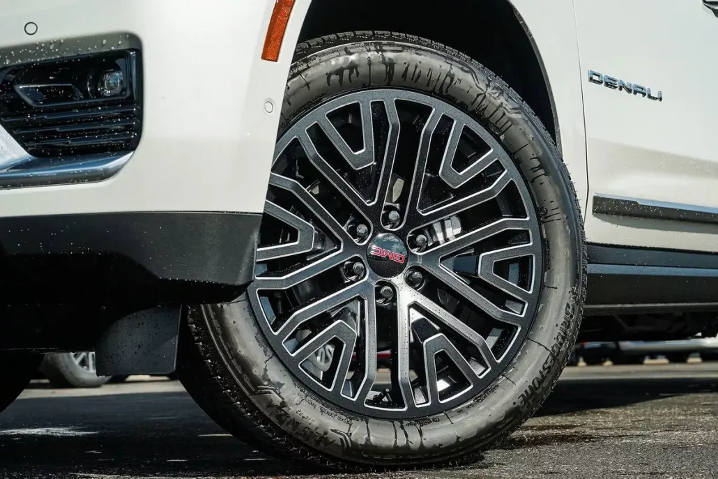 2025 Gmc Yukon Denali photo 1
