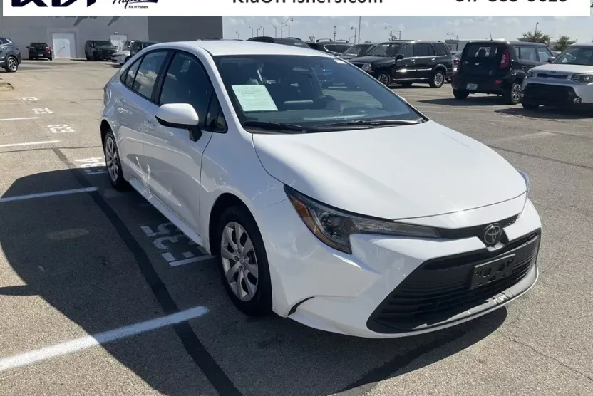 2024 Toyota Corolla LE photo 1