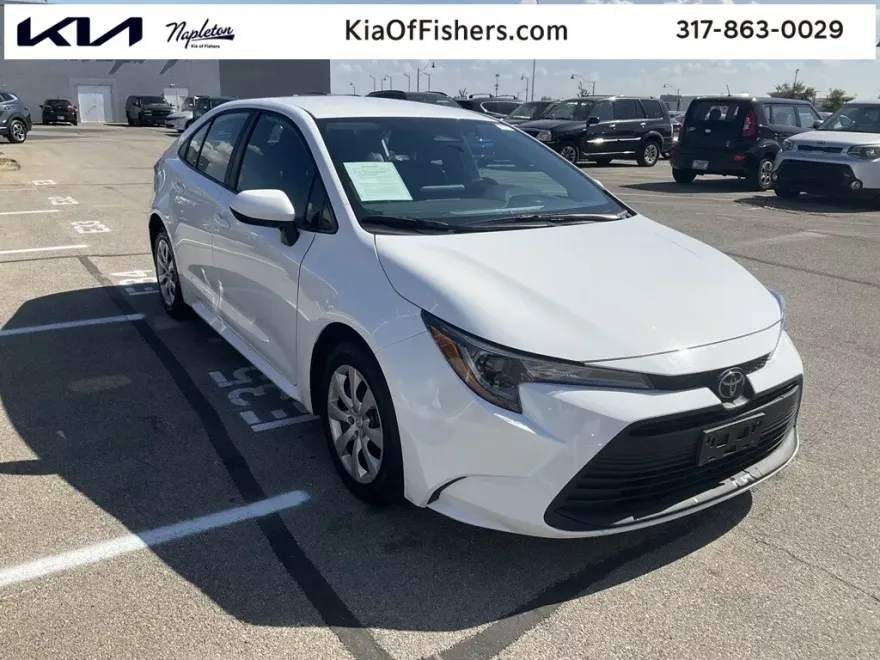 2024 Toyota Corolla LE photo 1