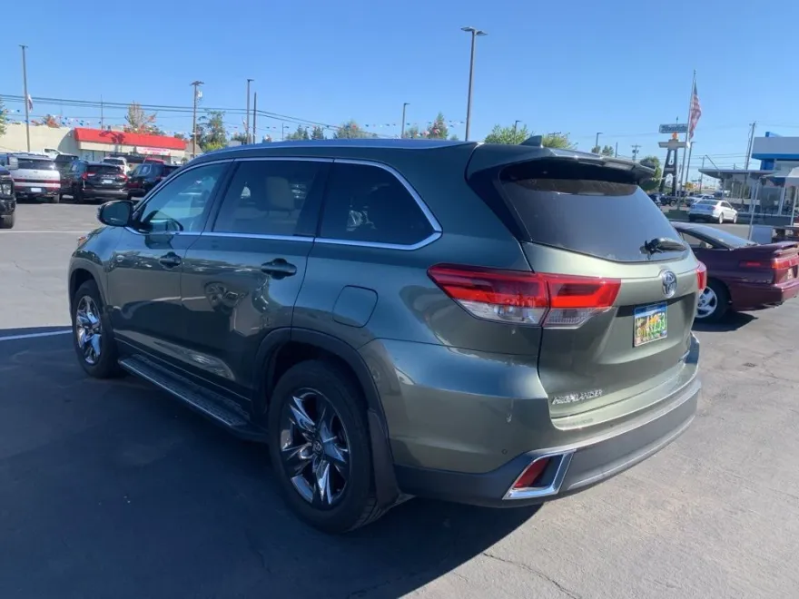2019 Toyota Highlander Limited photo 1
