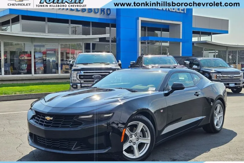 2023 Chevrolet Camaro 1LT photo 1