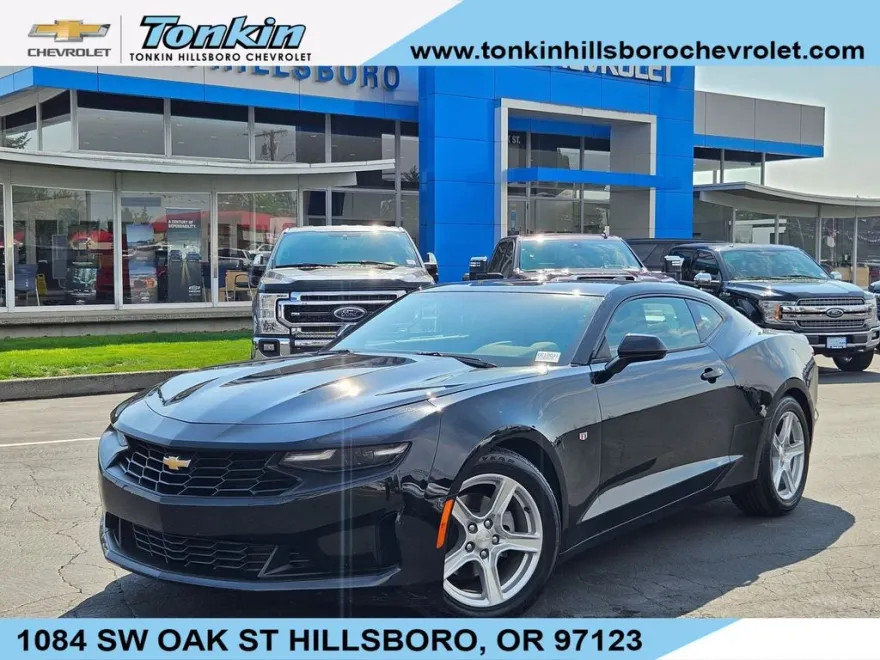 2023 Chevrolet Camaro 1LT photo 1