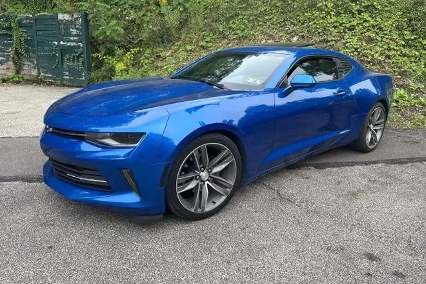 2016 Chevrolet Camaro 1LT photo 1