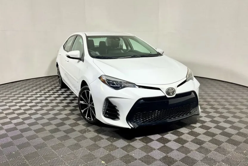 2017 Toyota Corolla L photo 1