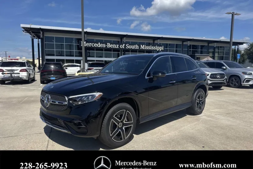 2026 Mercedes Benz GLC 300 photo 1