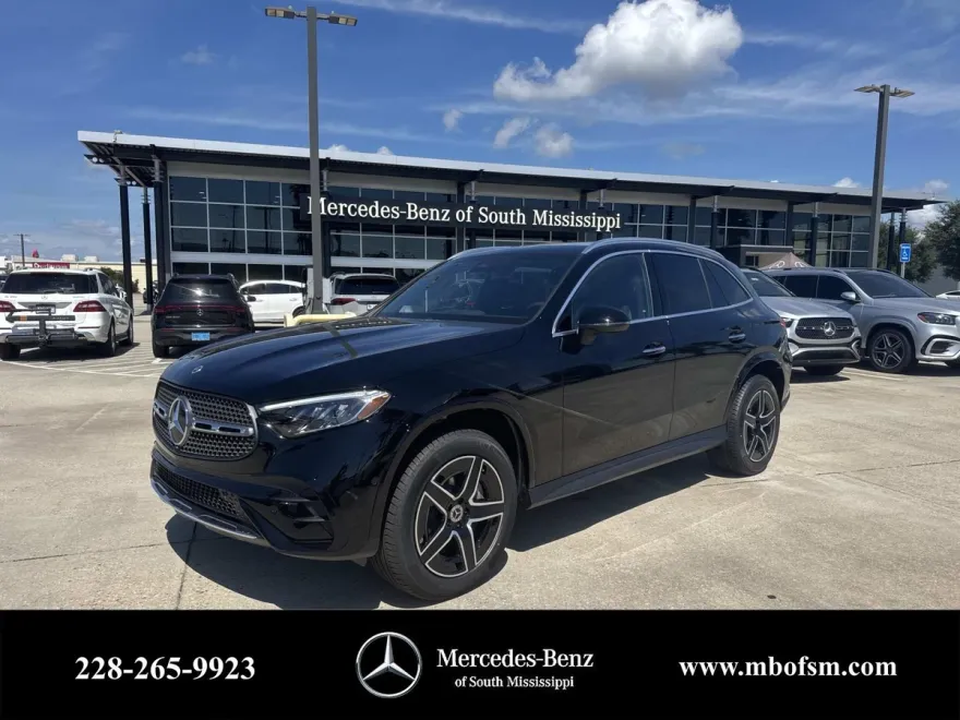 2026 Mercedes Benz GLC 300 photo 1
