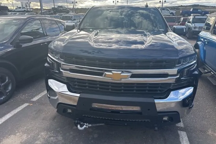 2019 Chevrolet Silverado 1500 LT photo 1