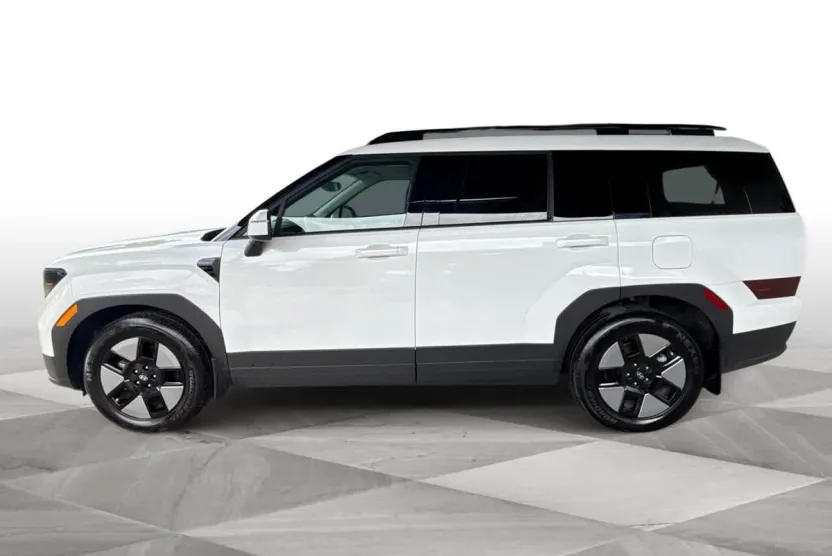 2025 Hyundai Santa Fe SEL photo 1