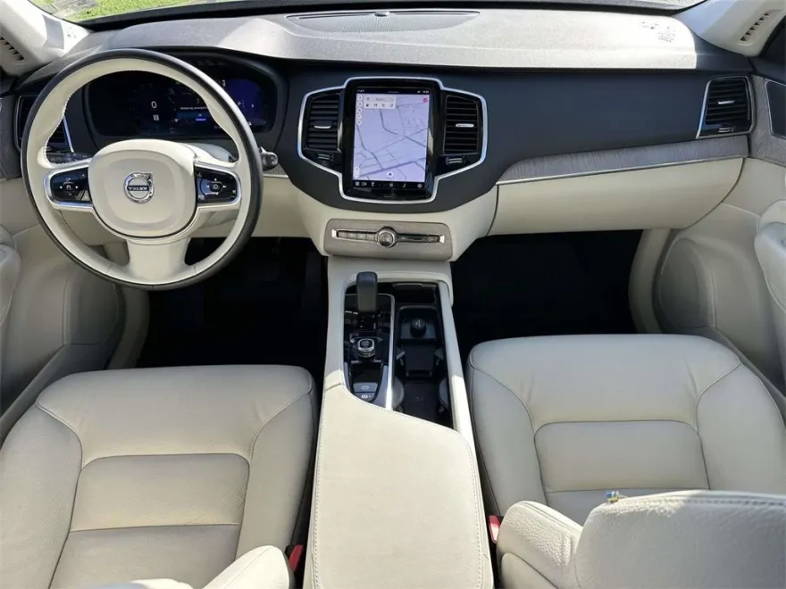 2024 Volvo XC90 Plus photo 1