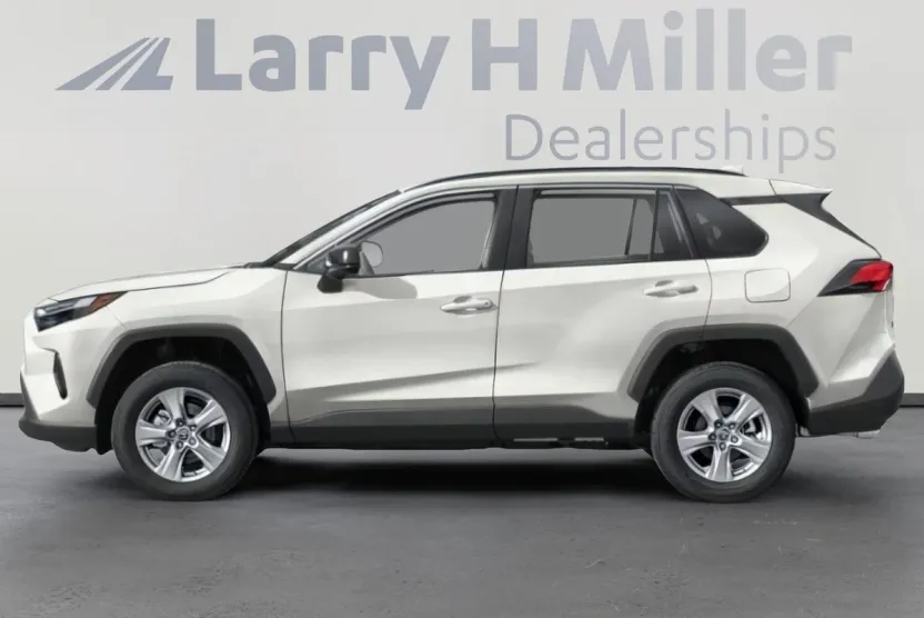 2024 Toyota RAV4 Hybrid LE photo 1