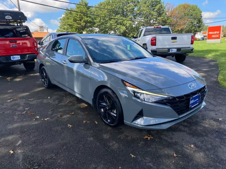 2022 Hyundai Elantra Hybrid Blue photo 1