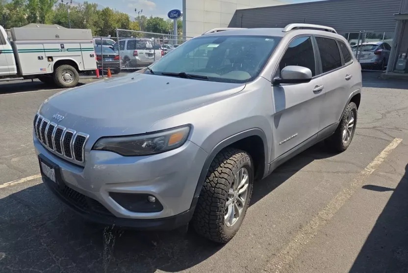 2019 Jeep Cherokee Latitude photo 1
