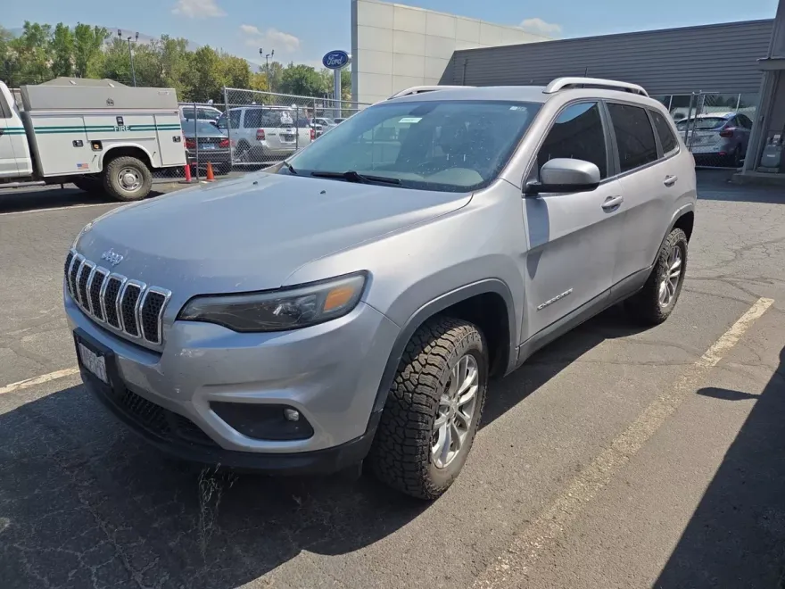2019 Jeep Cherokee Latitude photo 1