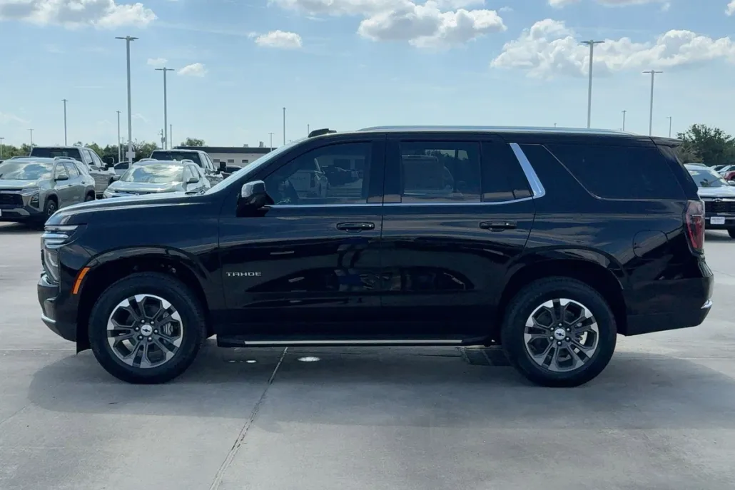 2026 Chevrolet Tahoe LS photo 1