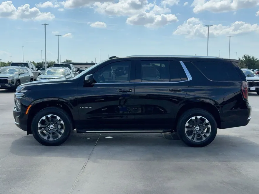 2026 Chevrolet Tahoe LS photo 1