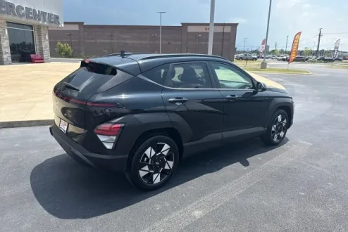 2024 Hyundai Kona SEL photo 2