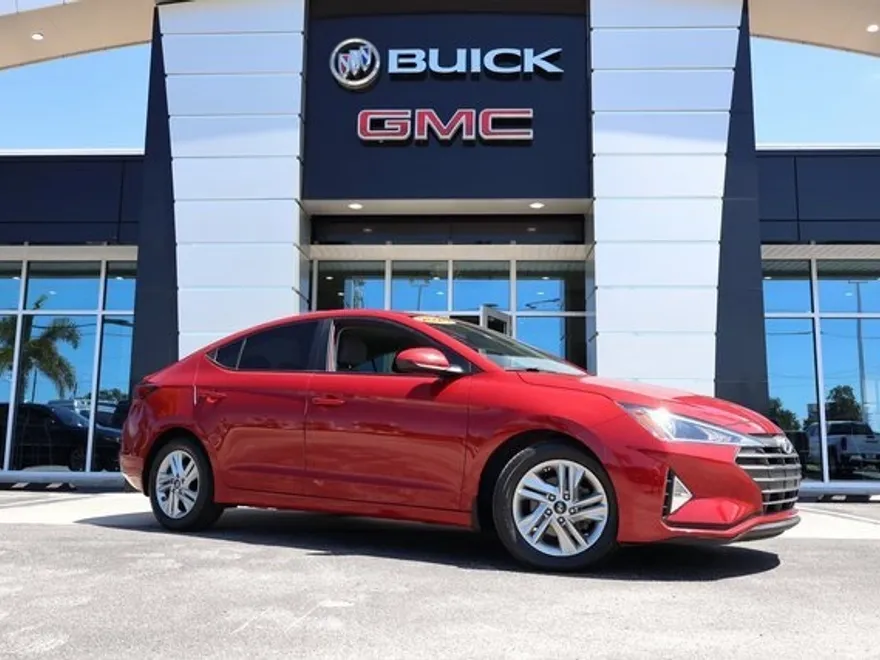 2020 Hyundai Elantra SEL photo 1