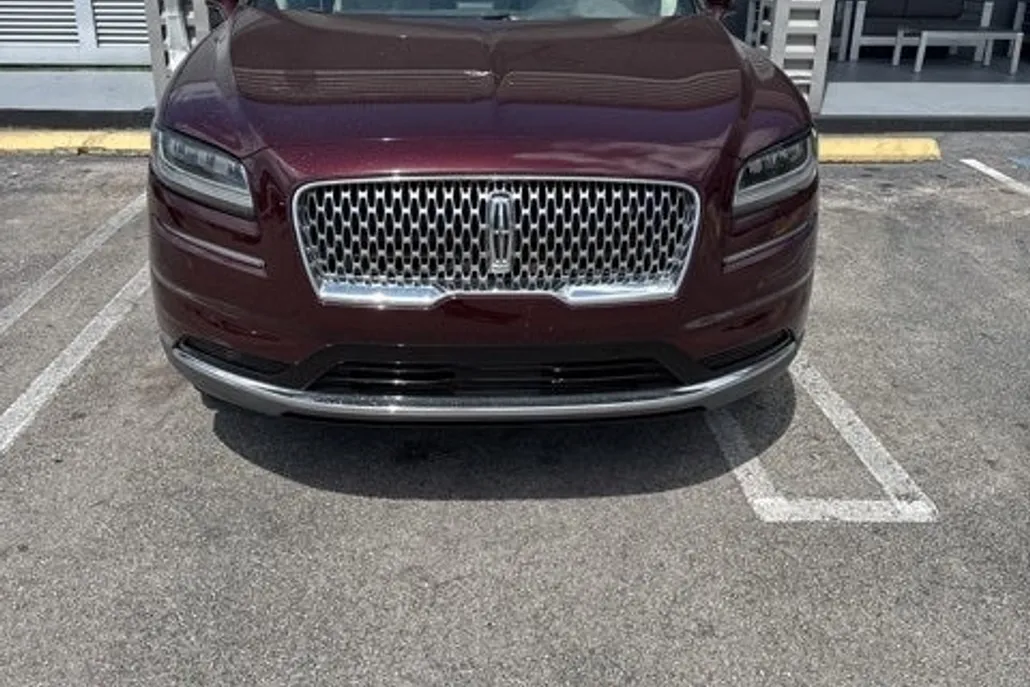 2021 Lincoln Nautilus Standard photo 1