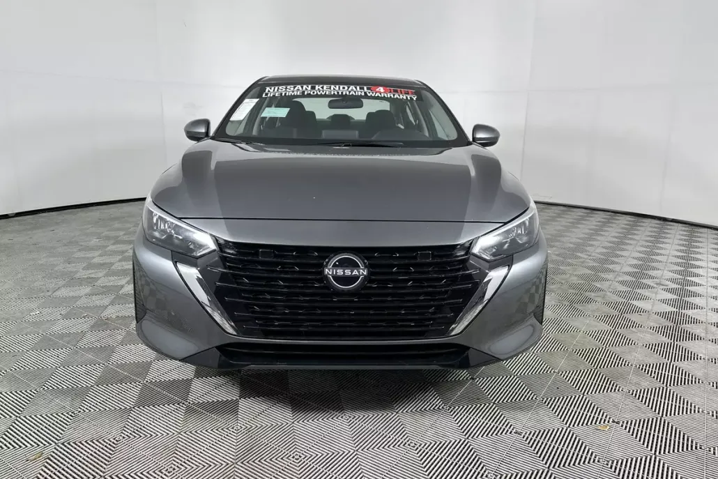 2025 Nissan Sentra SV photo 1