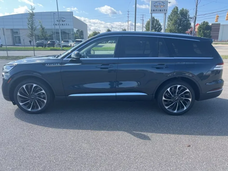 2023 Lincoln Aviator Reserve photo 1
