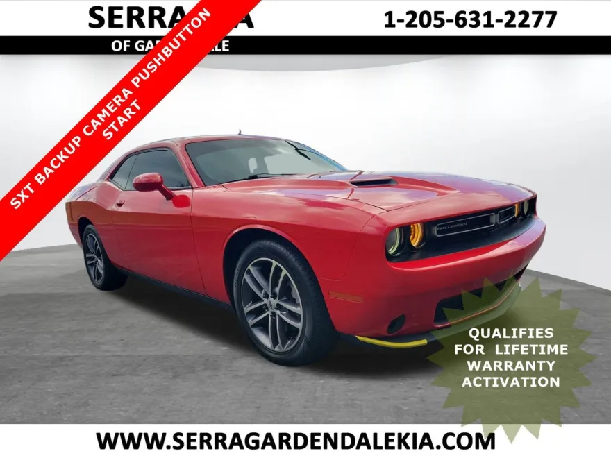 2019 Dodge Challenger SXT photo 1