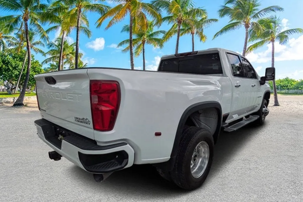 2022 Chevrolet Silverado 3500HD High Country photo 1