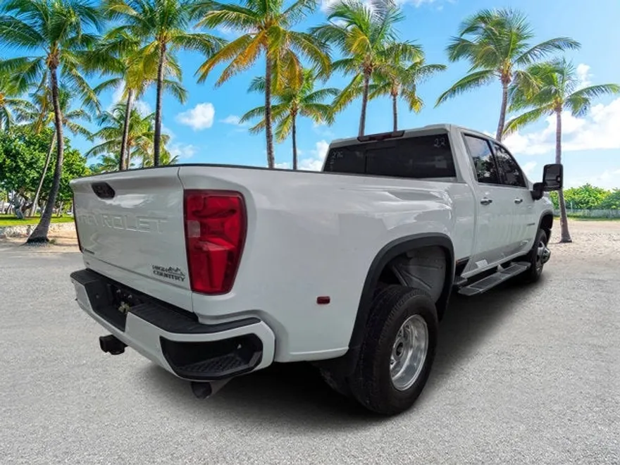 2022 Chevrolet Silverado 3500HD High Country photo 1