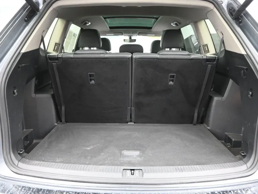 2021 Volkswagen Atlas V6 SE Technology R-Line photo 1