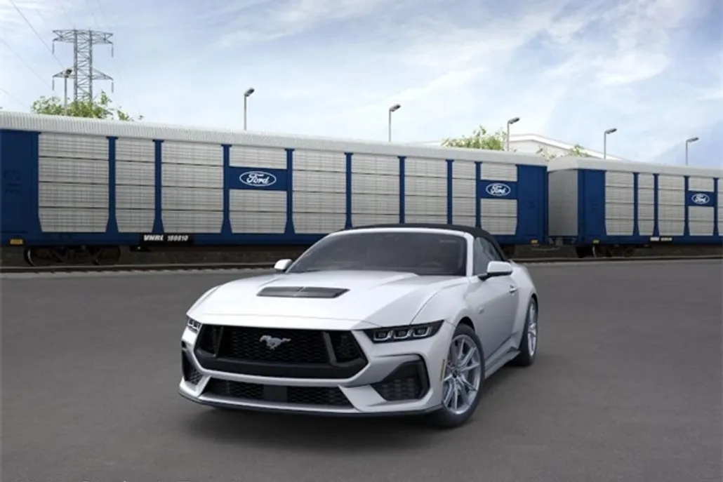 2025 Ford Mustang GT Premium photo 1