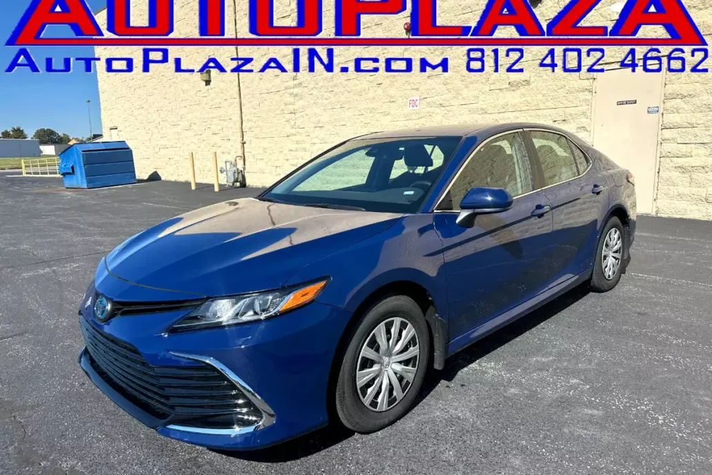2024 Toyota Camry Hybrid LE photo 1