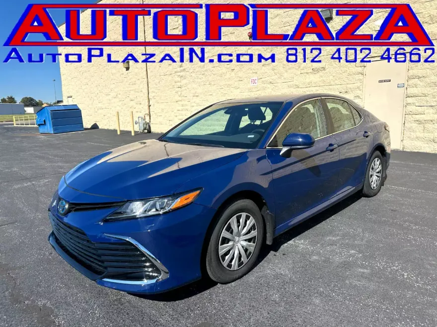 2024 Toyota Camry Hybrid LE photo 1