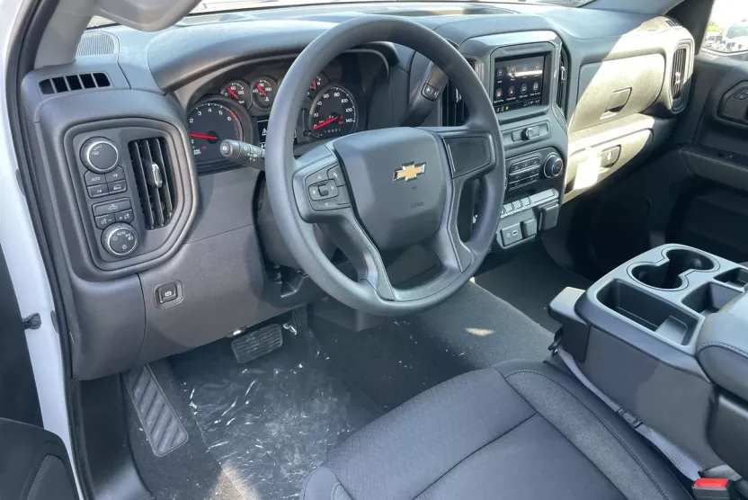 2025 Chevrolet Silverado 1500 Custom photo 1