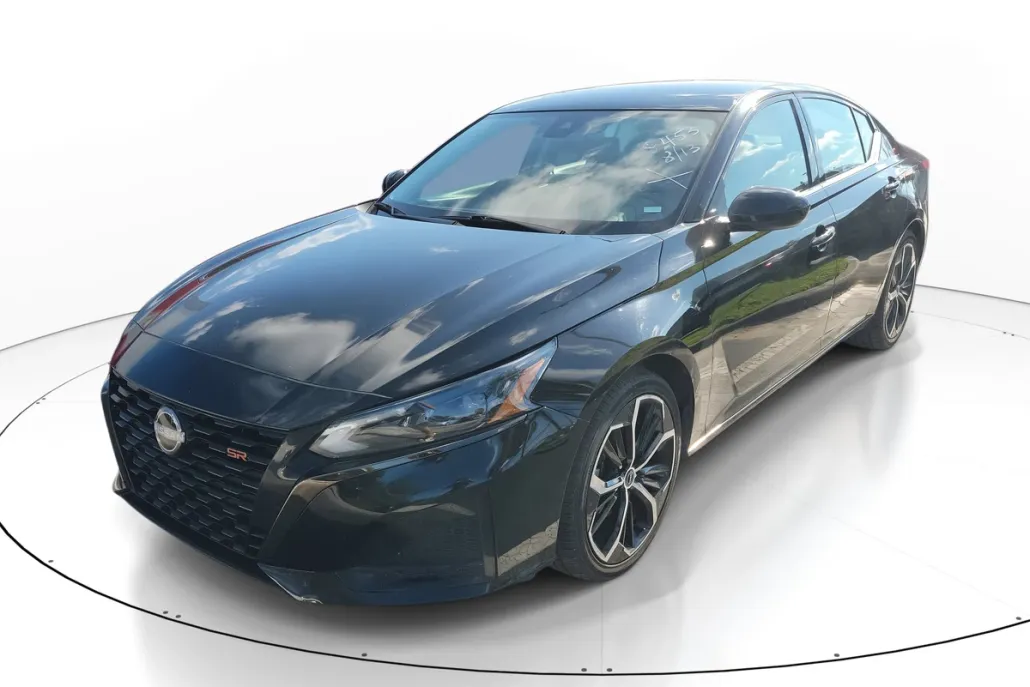 2023 Nissan Altima 2.5 SR photo 1