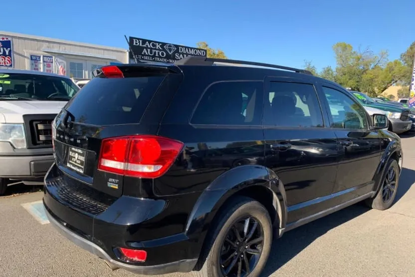 2017 Dodge Journey SXT photo 1