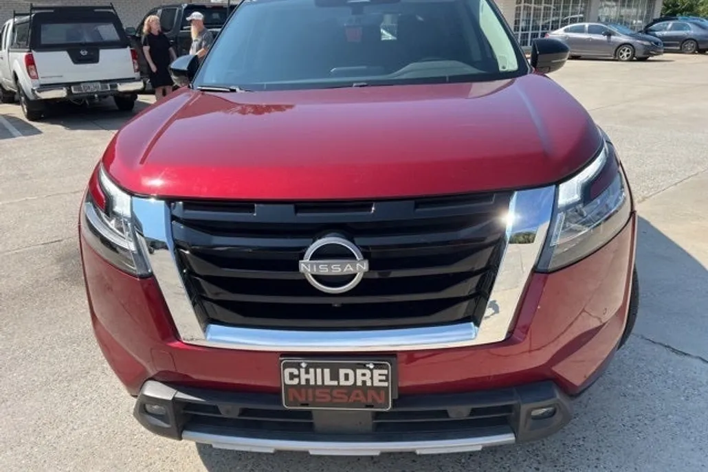 2023 Nissan Pathfinder SL photo 1