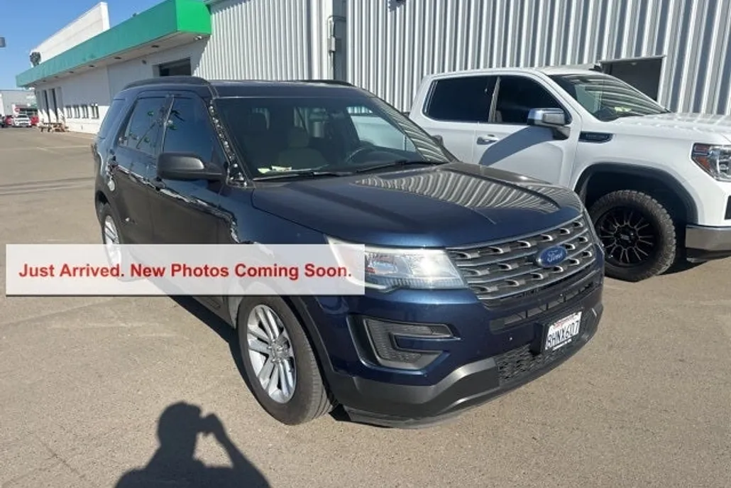 2016 Ford Explorer Base photo 1