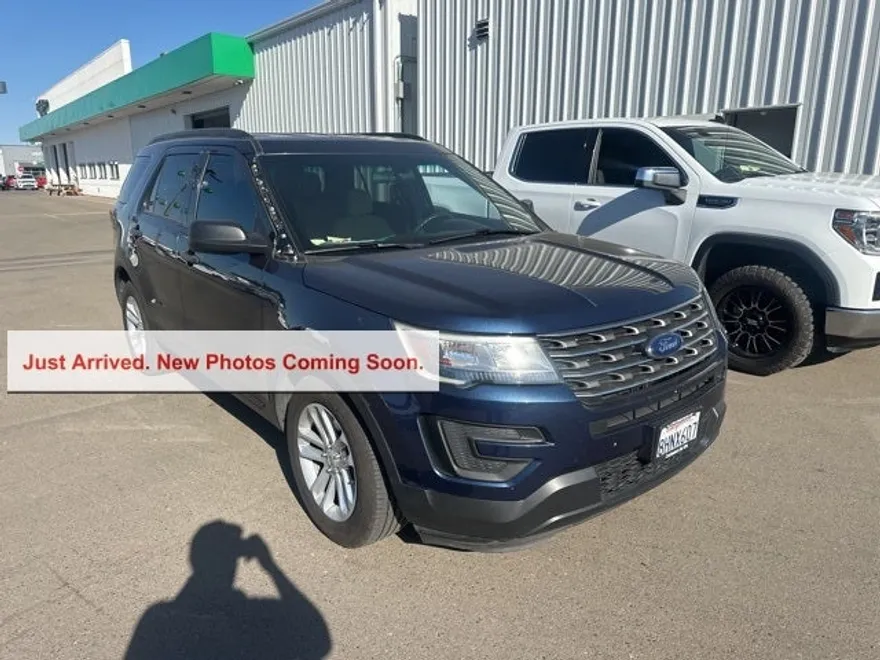 2016 Ford Explorer Base photo 1