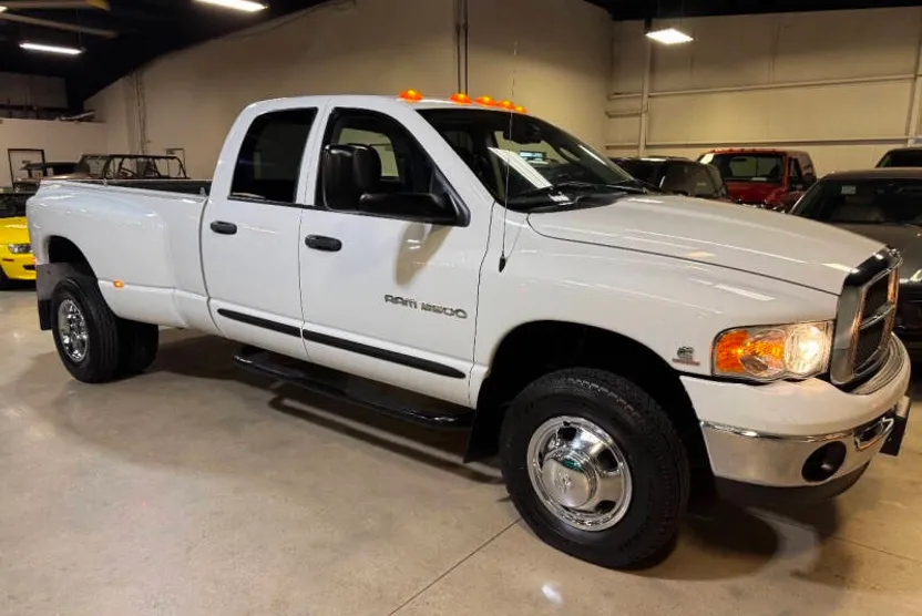 2003 Dodge Ram 3500 SLT photo 1