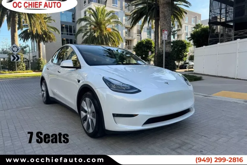 2024 Tesla Model Y Long Range photo 1