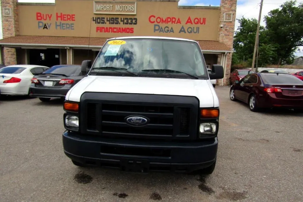 2013 Ford E-350 photo 1