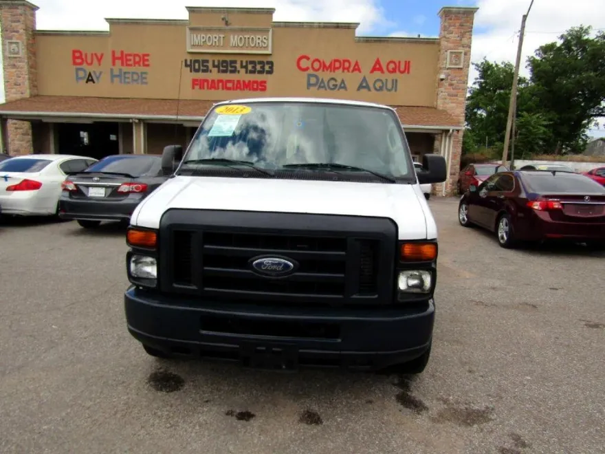 2013 Ford E-350 photo 1