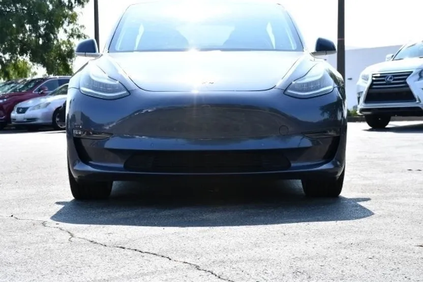 2019 Tesla Model 3 Long Range photo 1