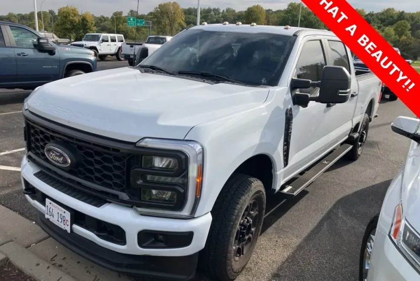 2023 Ford F-250 photo 1