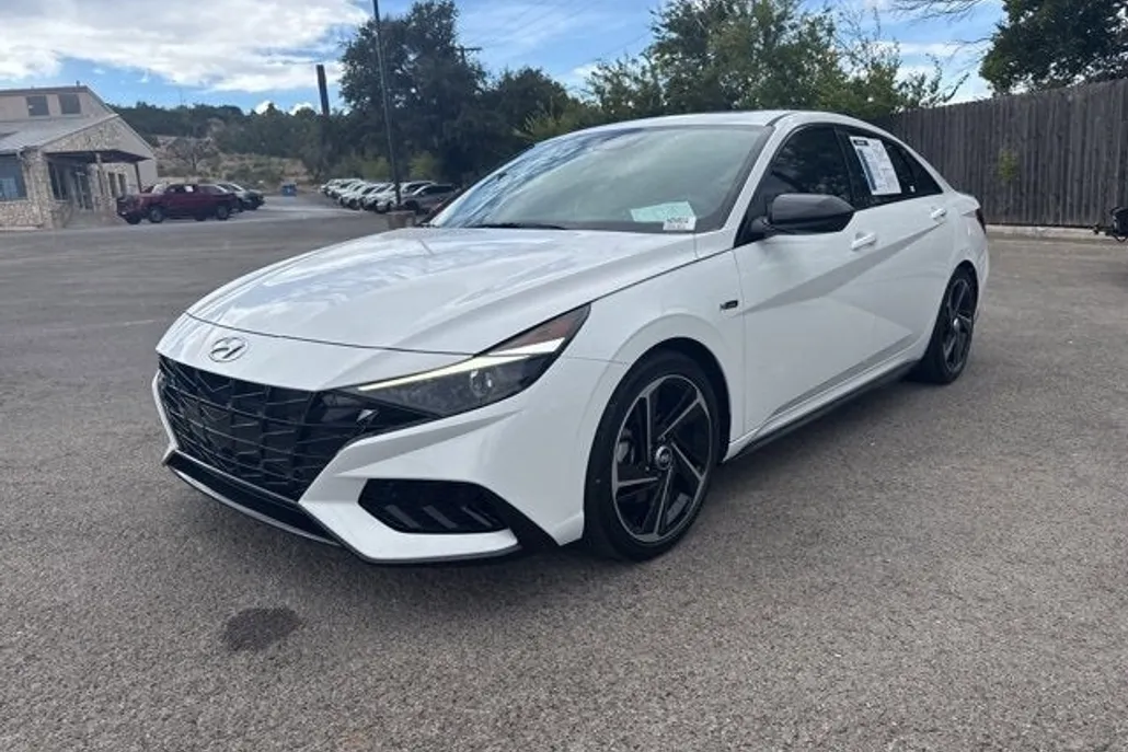 2023 Hyundai Elantra N Line photo 1